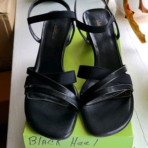 Madeline black sandals heels 10M